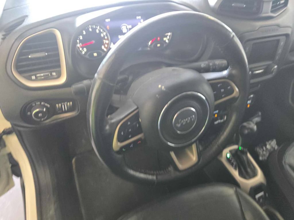 Used 2016 Jeep Renegade Limited FWD image 13