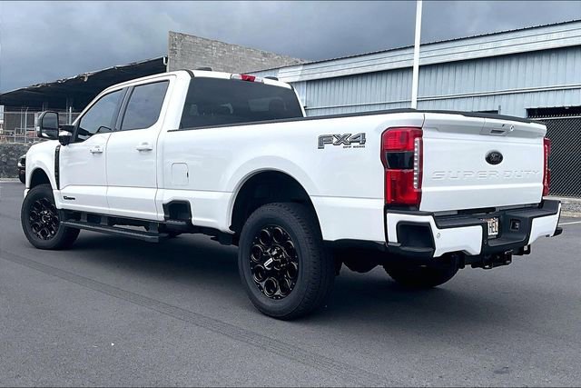 Used 2025 Ford F350 Lariat w/ Black Appearance Package image 4