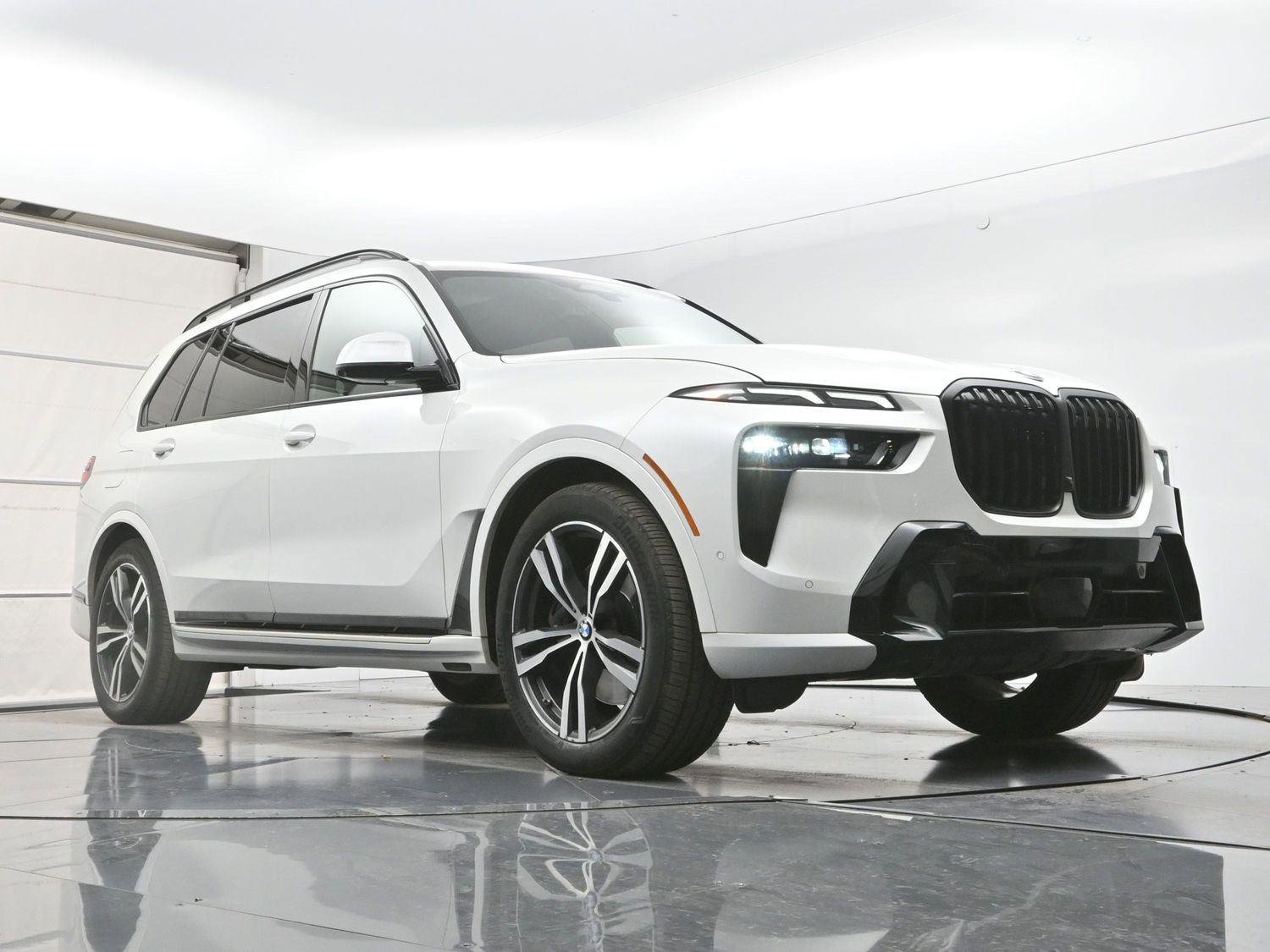 Used 2023 BMW X7 xDrive40i w/ Executive Package image 35