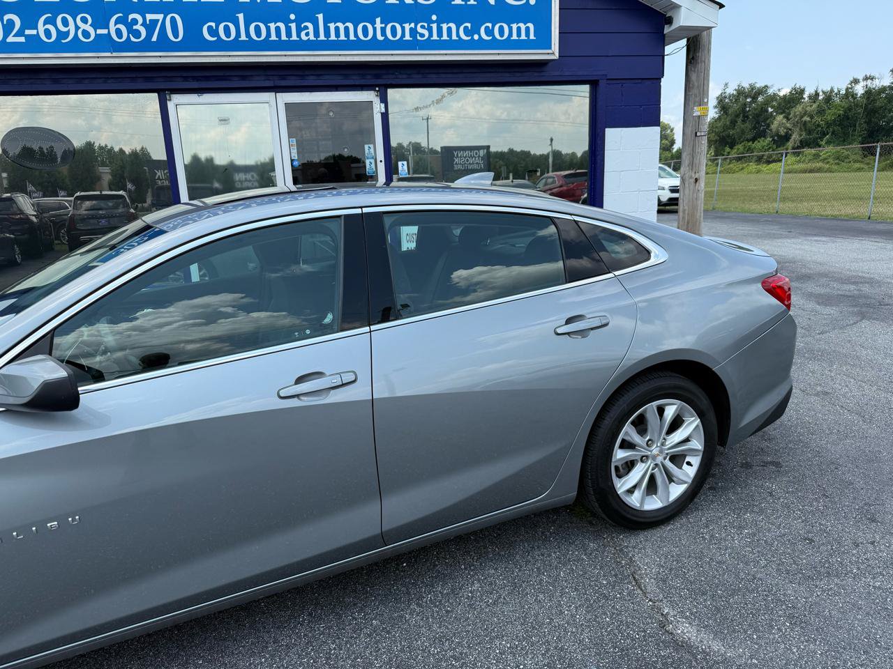 Used 2024 Chevrolet Malibu LT FWD image 2