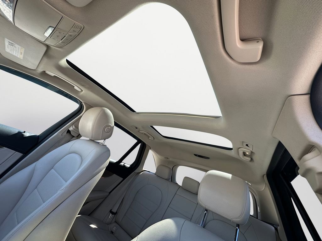 Used 2019 Mercedes-Benz GLC 300 image 18