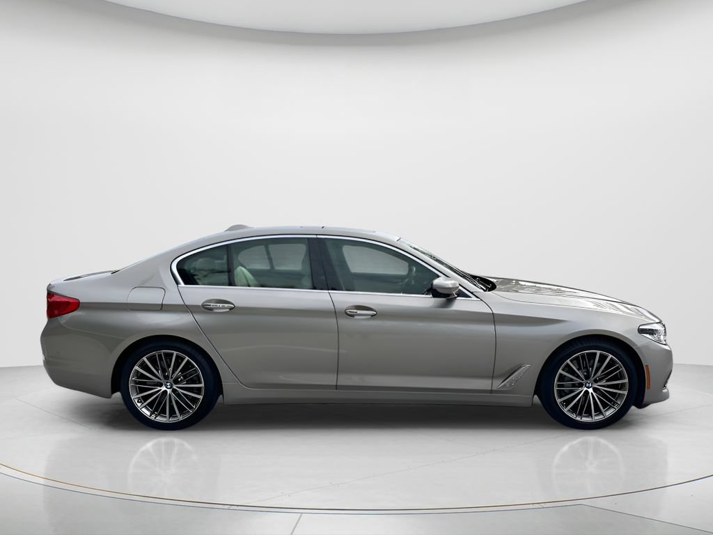 Used 2017 BMW 540i RWD image 4
