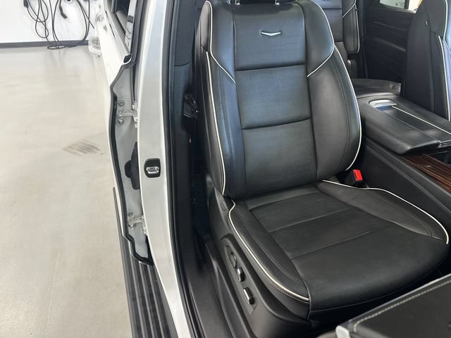 Certified 2022 Cadillac Escalade Premium Luxury w/ Performance Package AWD/4WD image 24