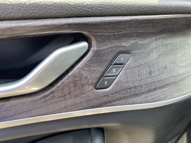 Used 2023 Jeep Grand Cherokee Limited AWD/4WD image 18