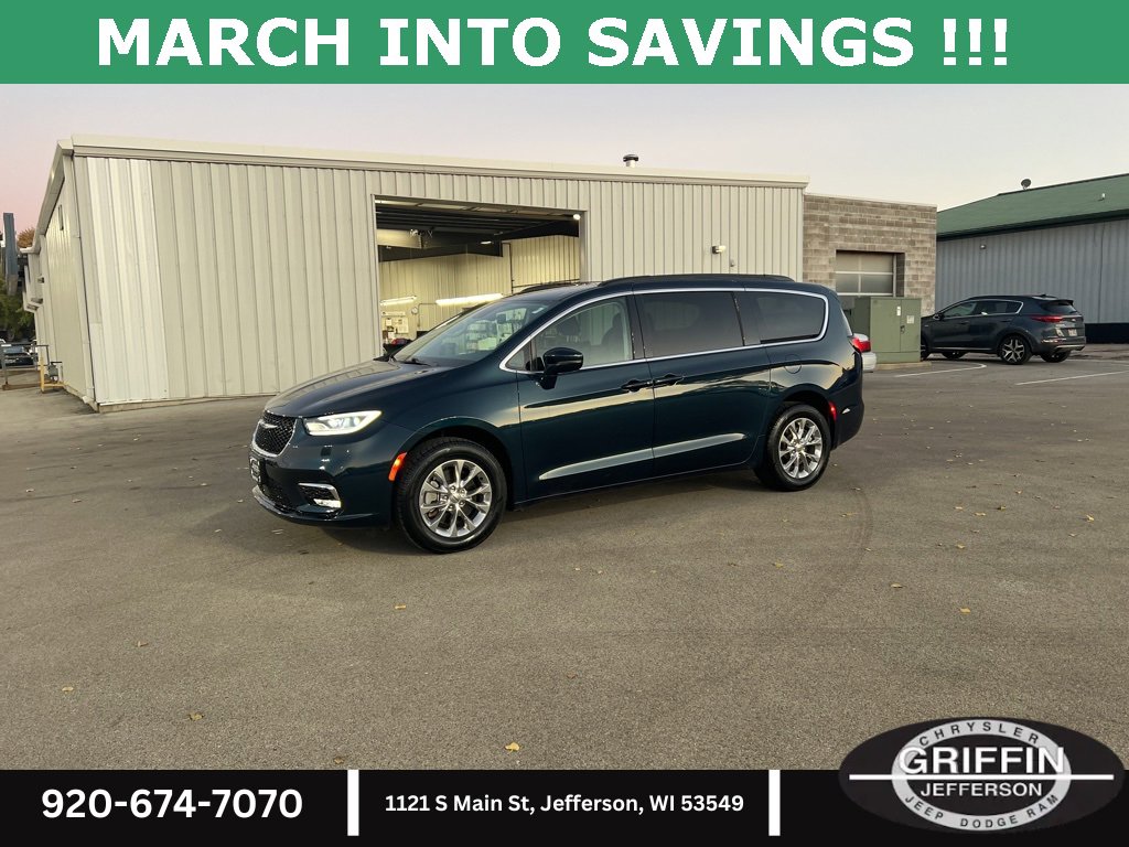 Used 2022 Chrysler Pacifica Touring-L