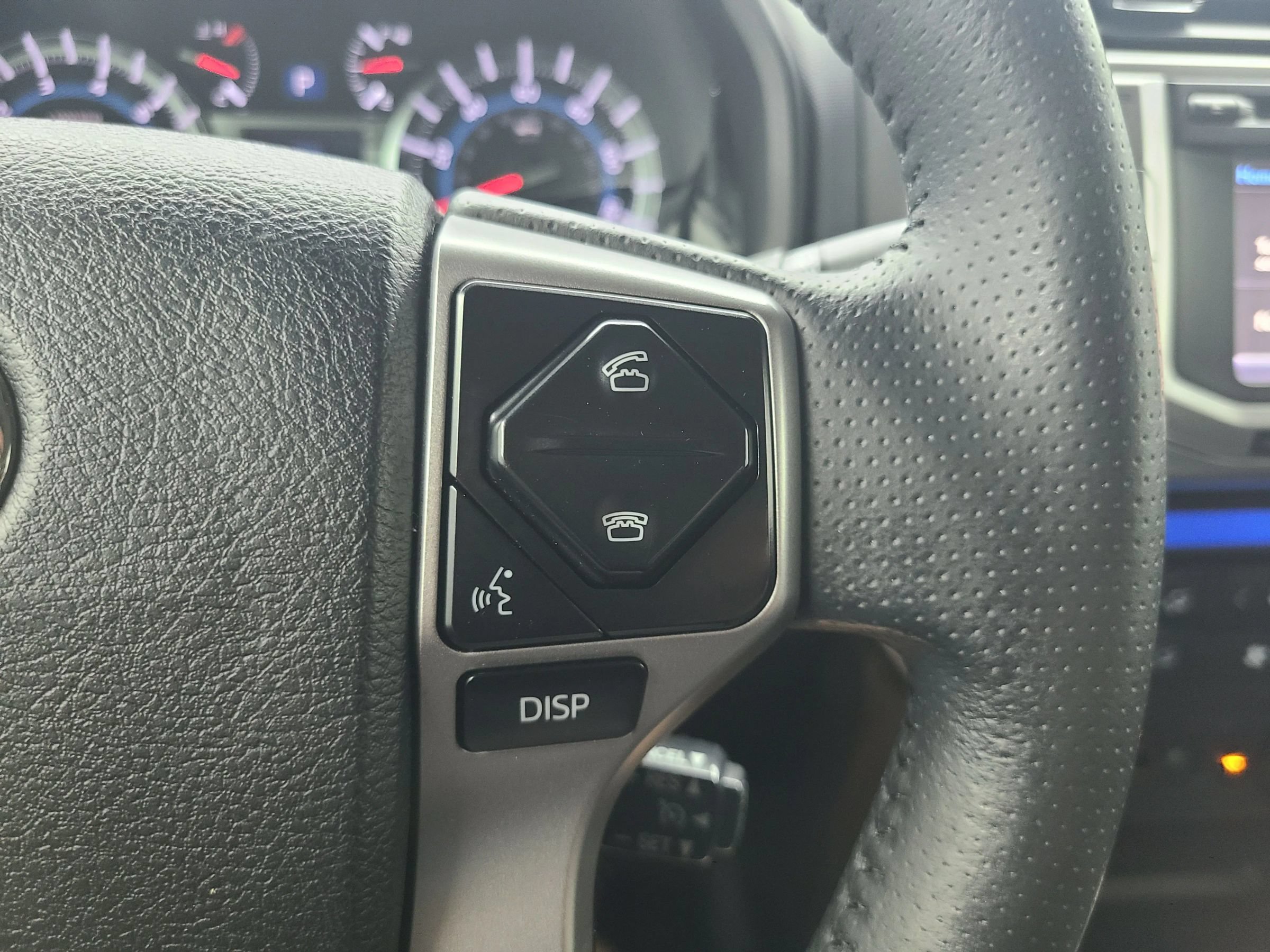 Used 2018 Toyota 4Runner Limited AWD/4WD image 33