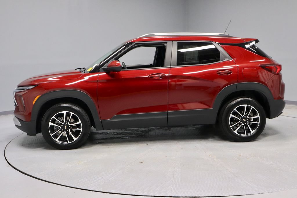 Used 2025 Chevrolet TrailBlazer LT AWD/4WD image 7