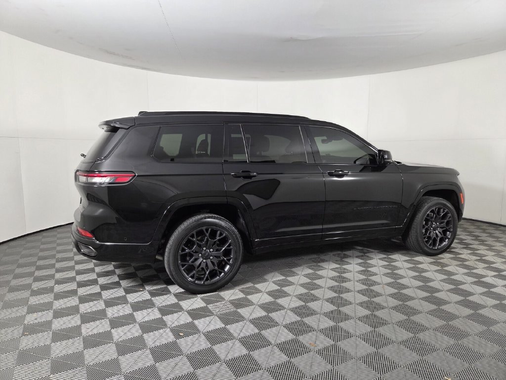 Used 2024 Jeep Grand Cherokee L Summit w/ High Altitude Package AWD/4WD image 4