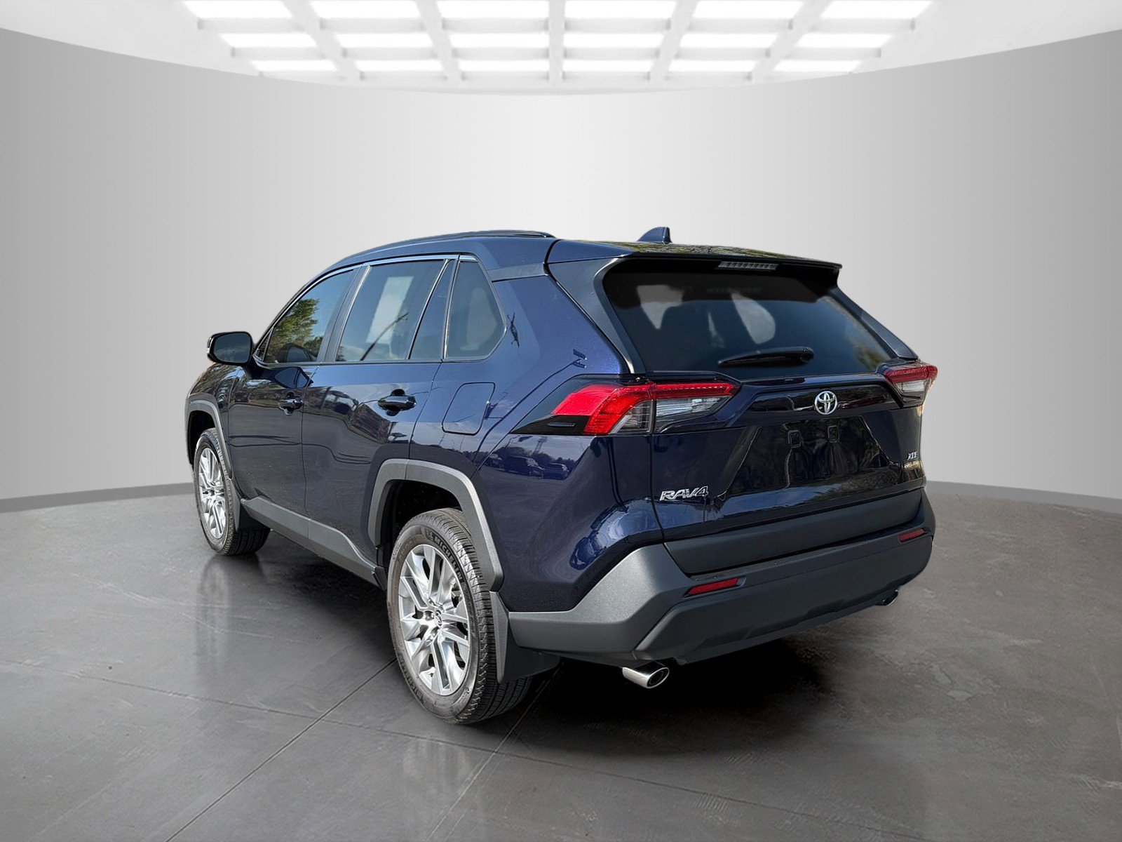 Used 2025 Toyota RAV4 XLE Premium image 4