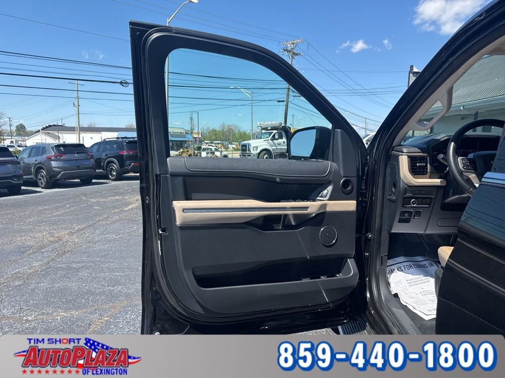 Used 2023 Ford Expedition Limited AWD/4WD image 15