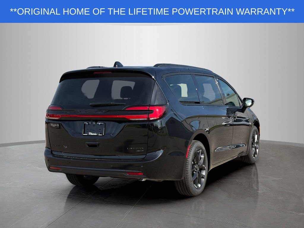 New 2027 Chrysler Pacifica Limited AWD/4WD image 3