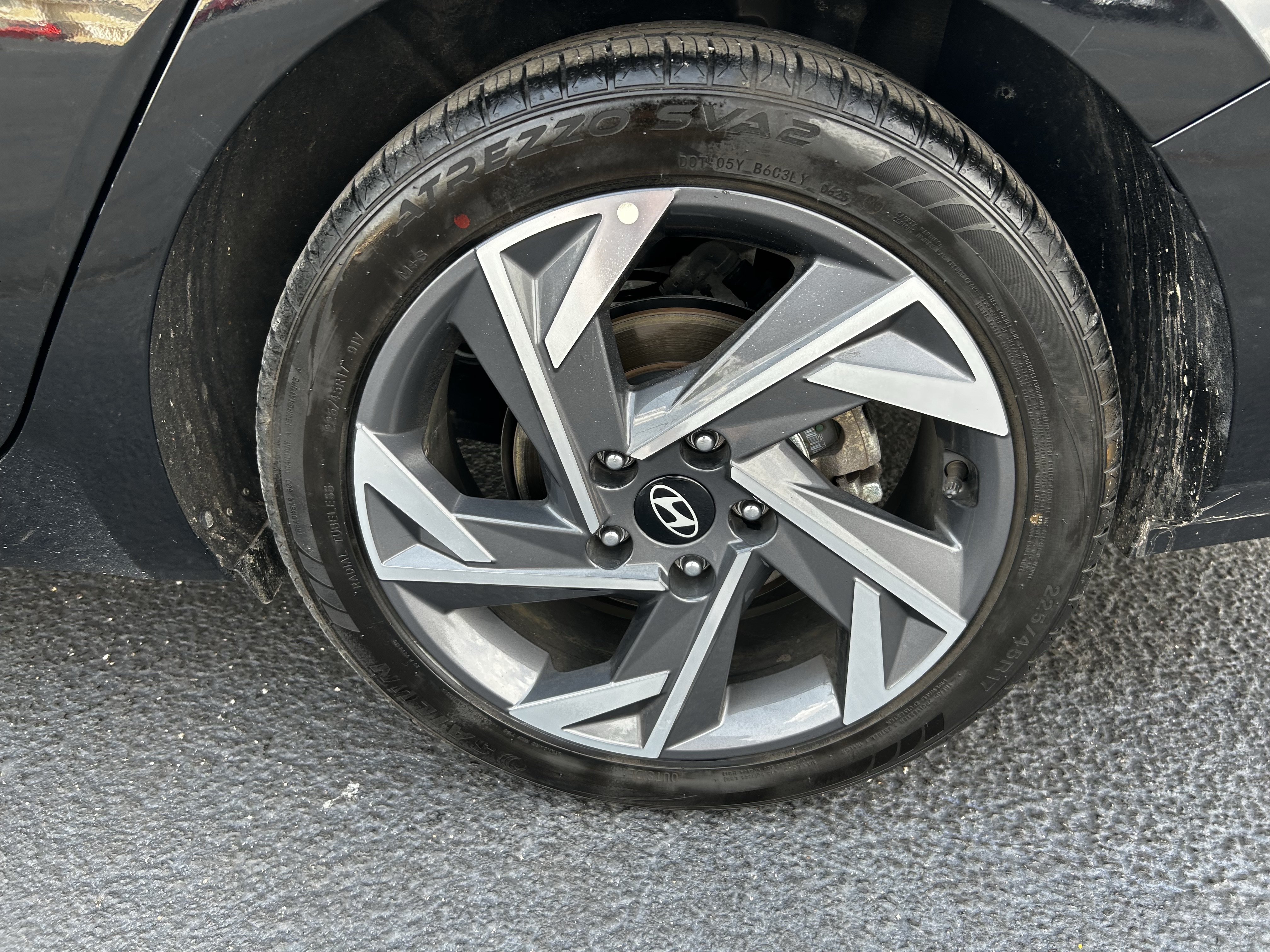 Used 2025 Hyundai Elantra SEL FWD image 33