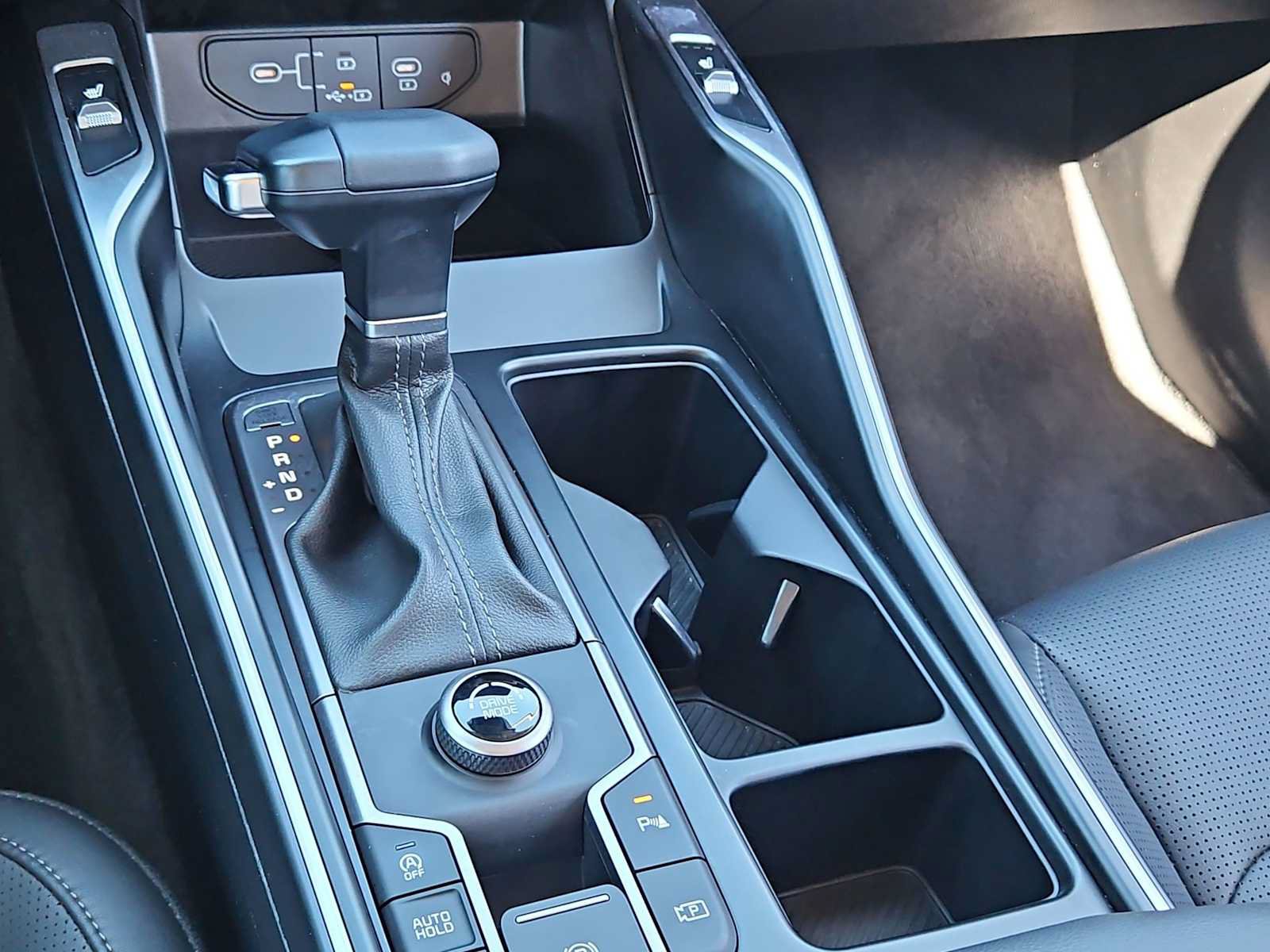 Certified 2025 Kia Sorento S FWD image 33