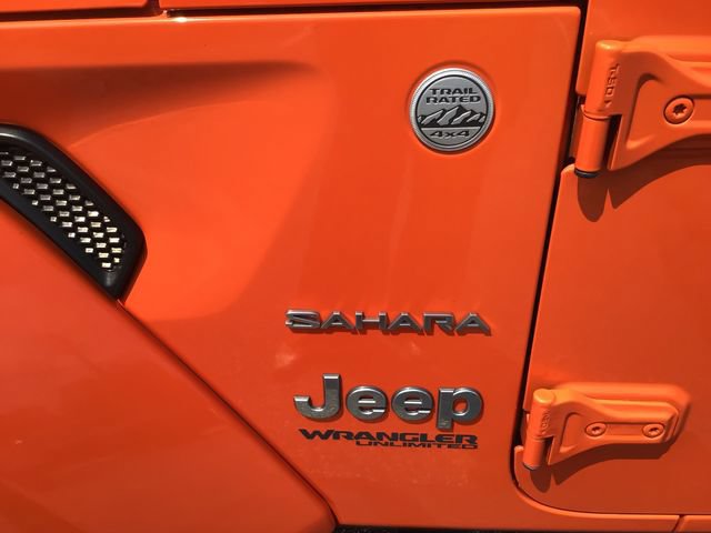 Used 2018 Jeep Wrangler Unlimited Sahara w/ Cold Weather Group AWD/4WD image 20