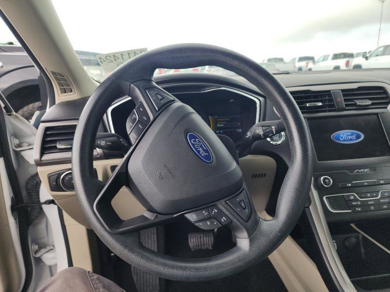 Used 2020 Ford Fusion SE w/ Fleet SE Value Package image 5