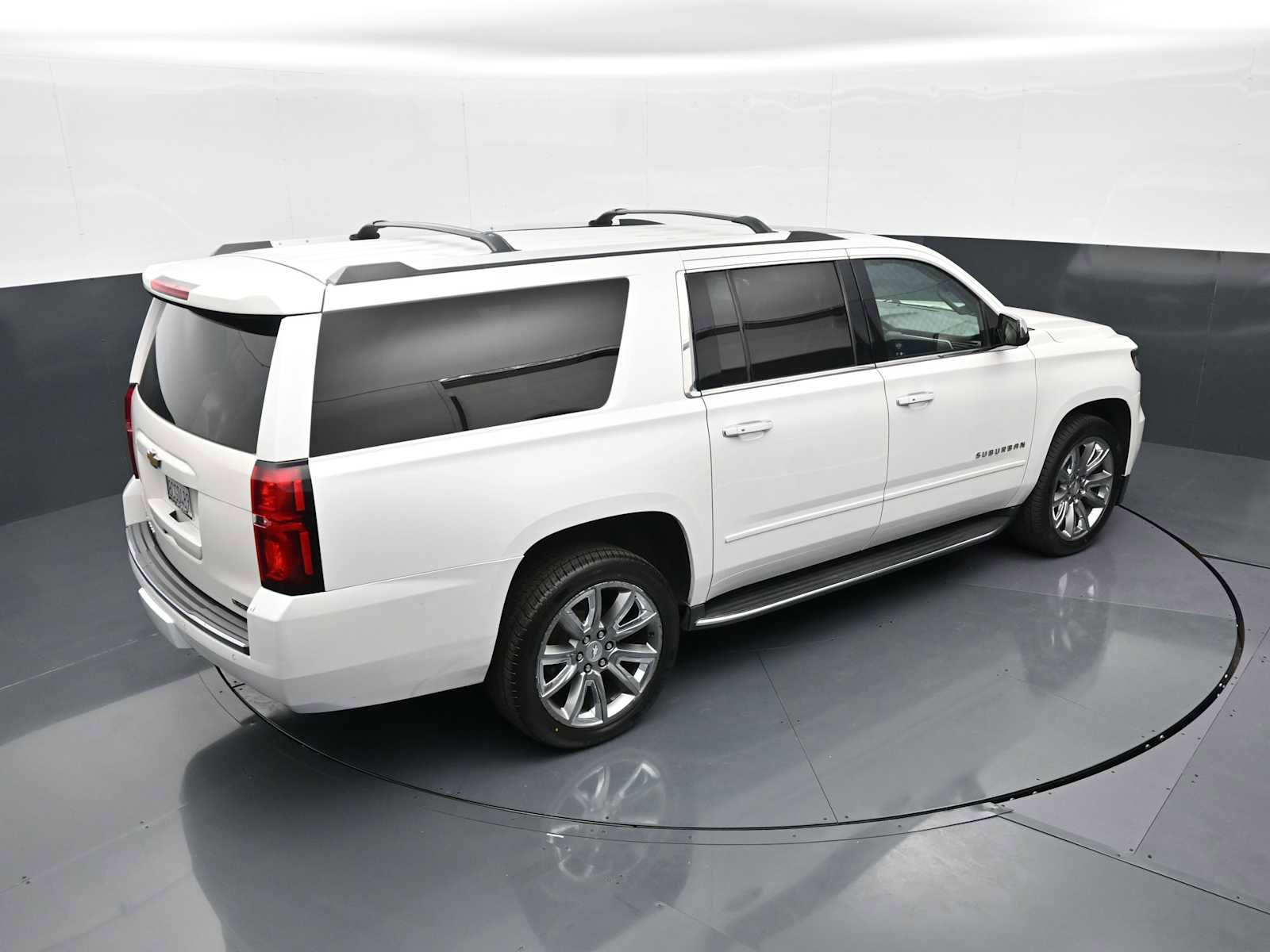 Used 2017 Chevrolet Suburban Premier AWD/4WD image 21