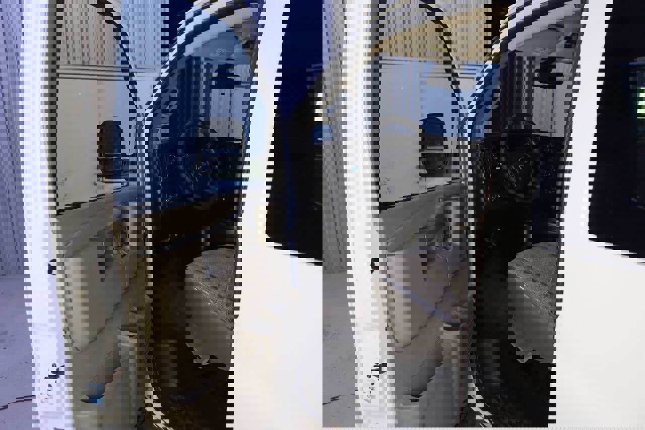 Used 2019 Chevrolet Express 3500 LT w/ LT Preferred Equipment Group RWD image 23