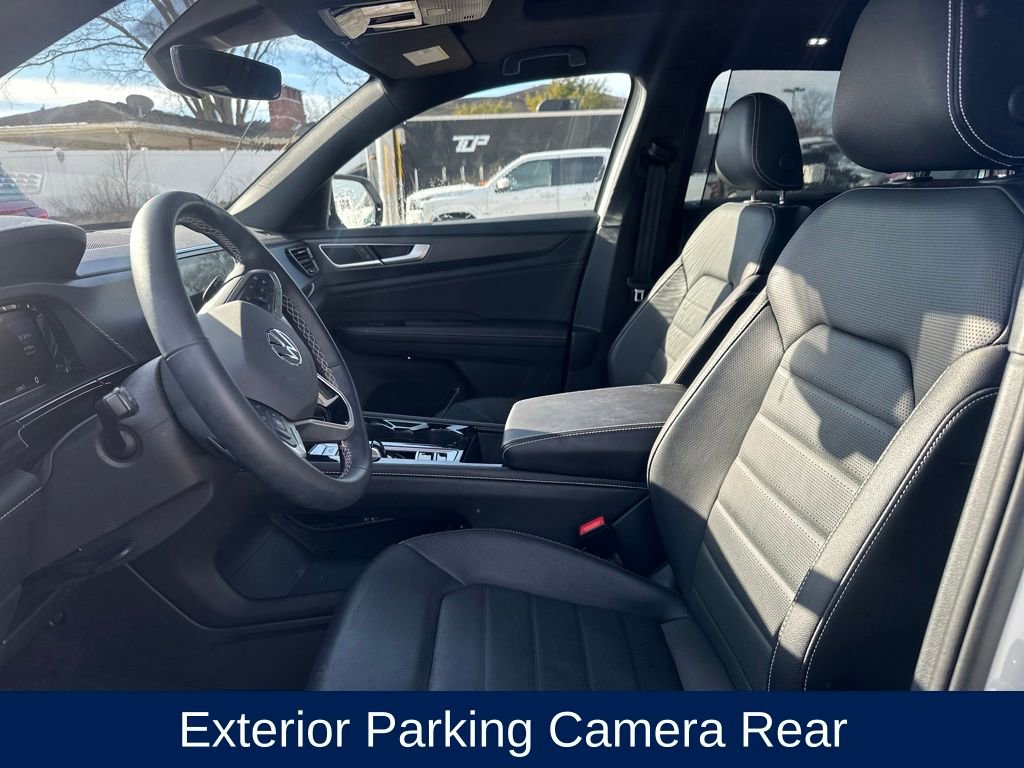 Used 2025 Volkswagen Atlas Cross Sport SEL image 13