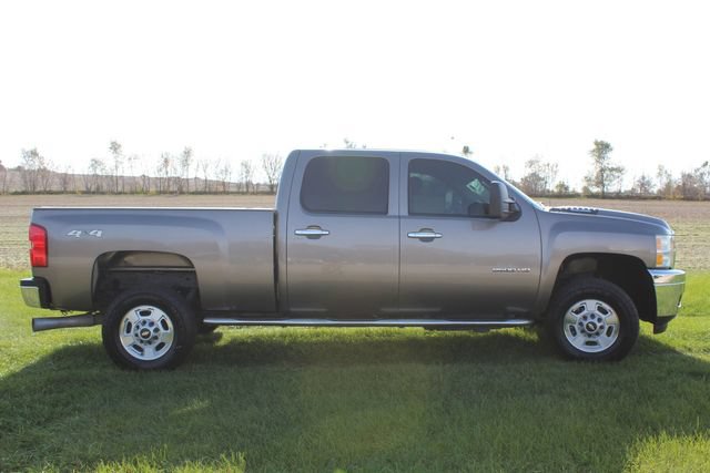 Used 2011 Chevrolet Silverado 2500 LT w/ Interior Plus Package AWD/4WD image 6