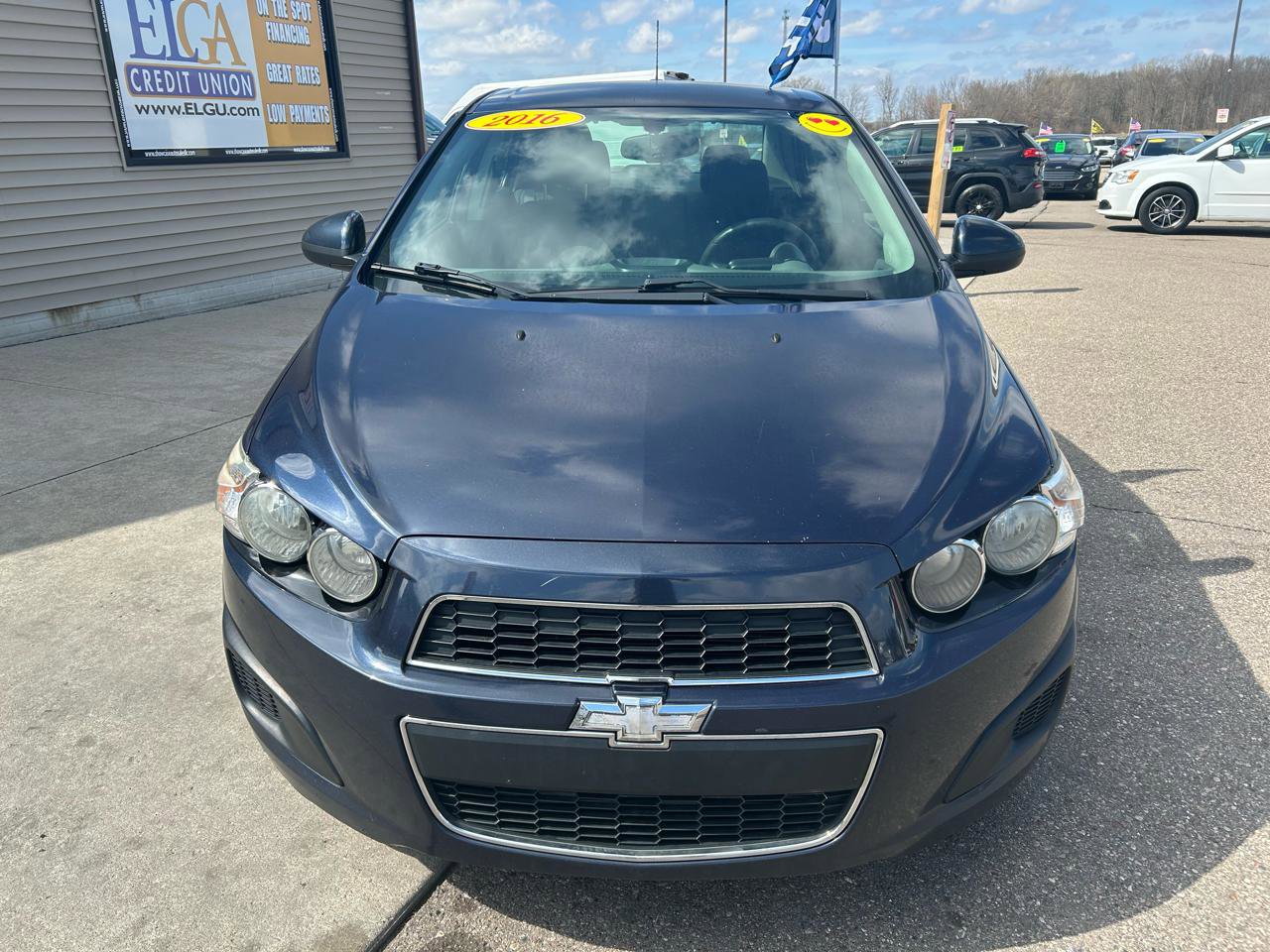 Used 2016 Chevrolet Sonic LT FWD image 2