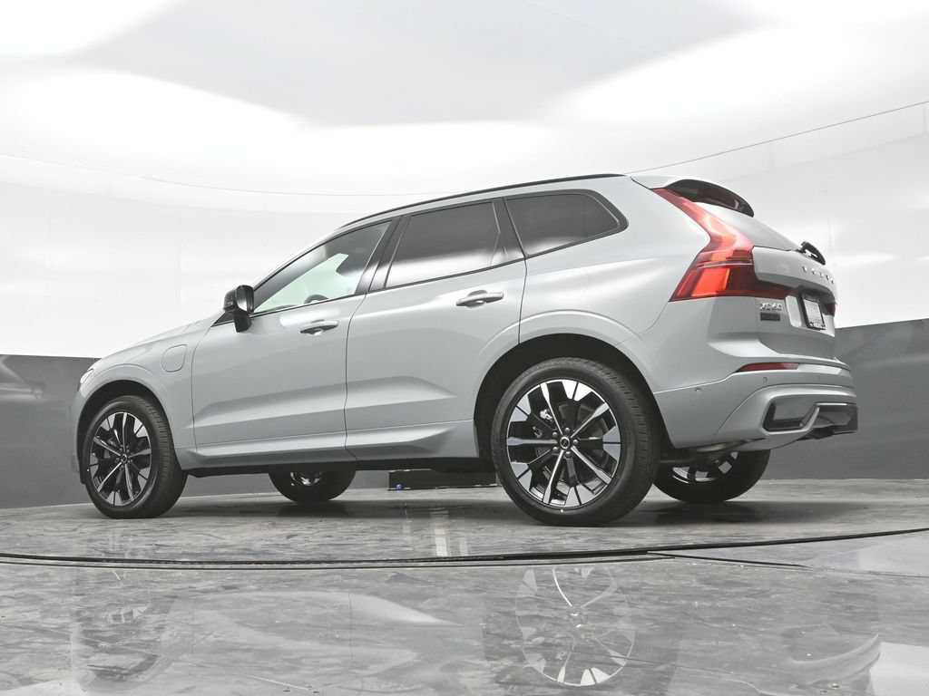 New 2026 Volvo XC60 T8 Plus w/ Climate Package PRO AWD/4WD image 29