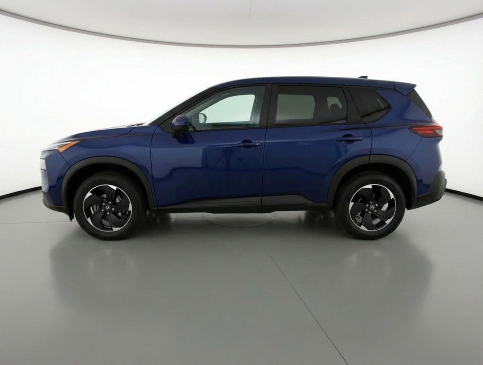 Used 2025 Nissan Rogue SV image 5