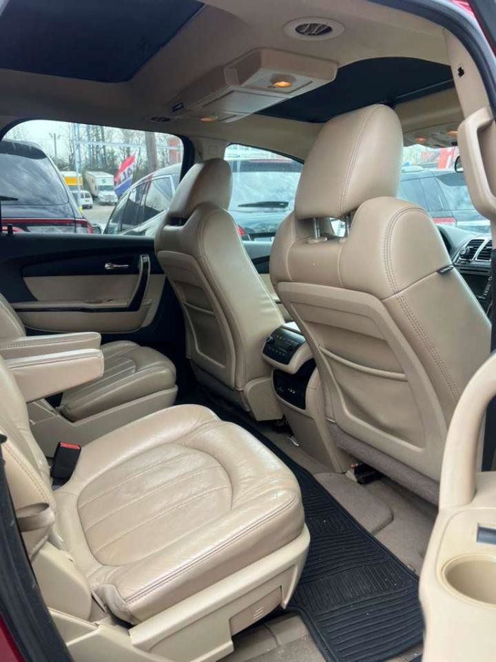 Used 2011 GMC Acadia Denali image 32