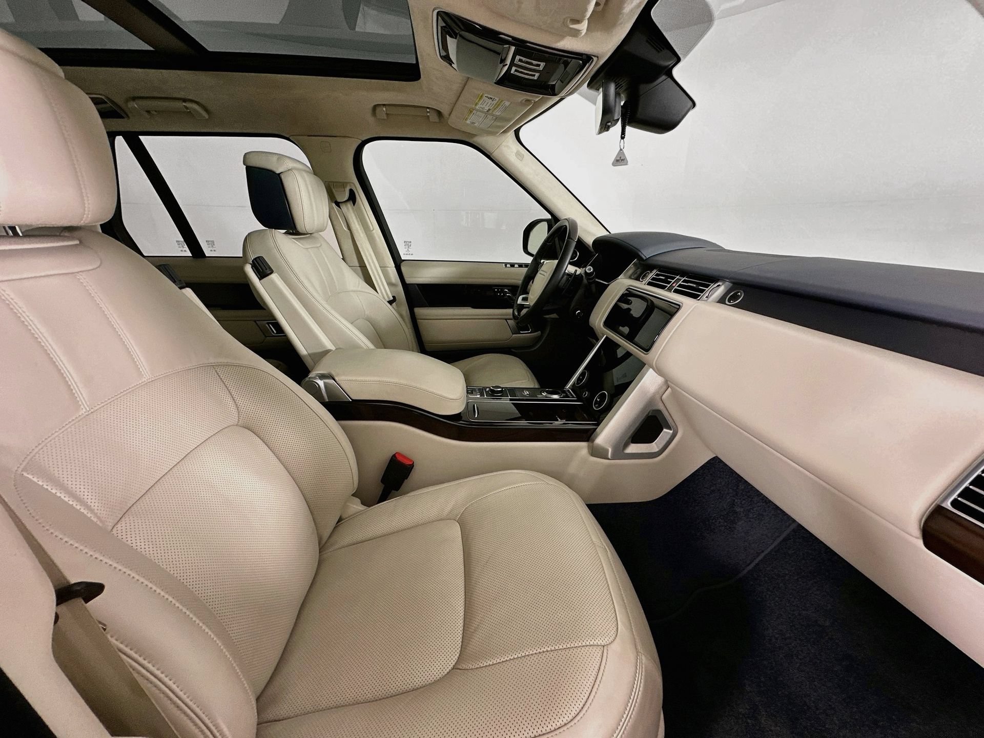 Used 2018 Land Rover Range Rover Supercharged AWD/4WD image 30