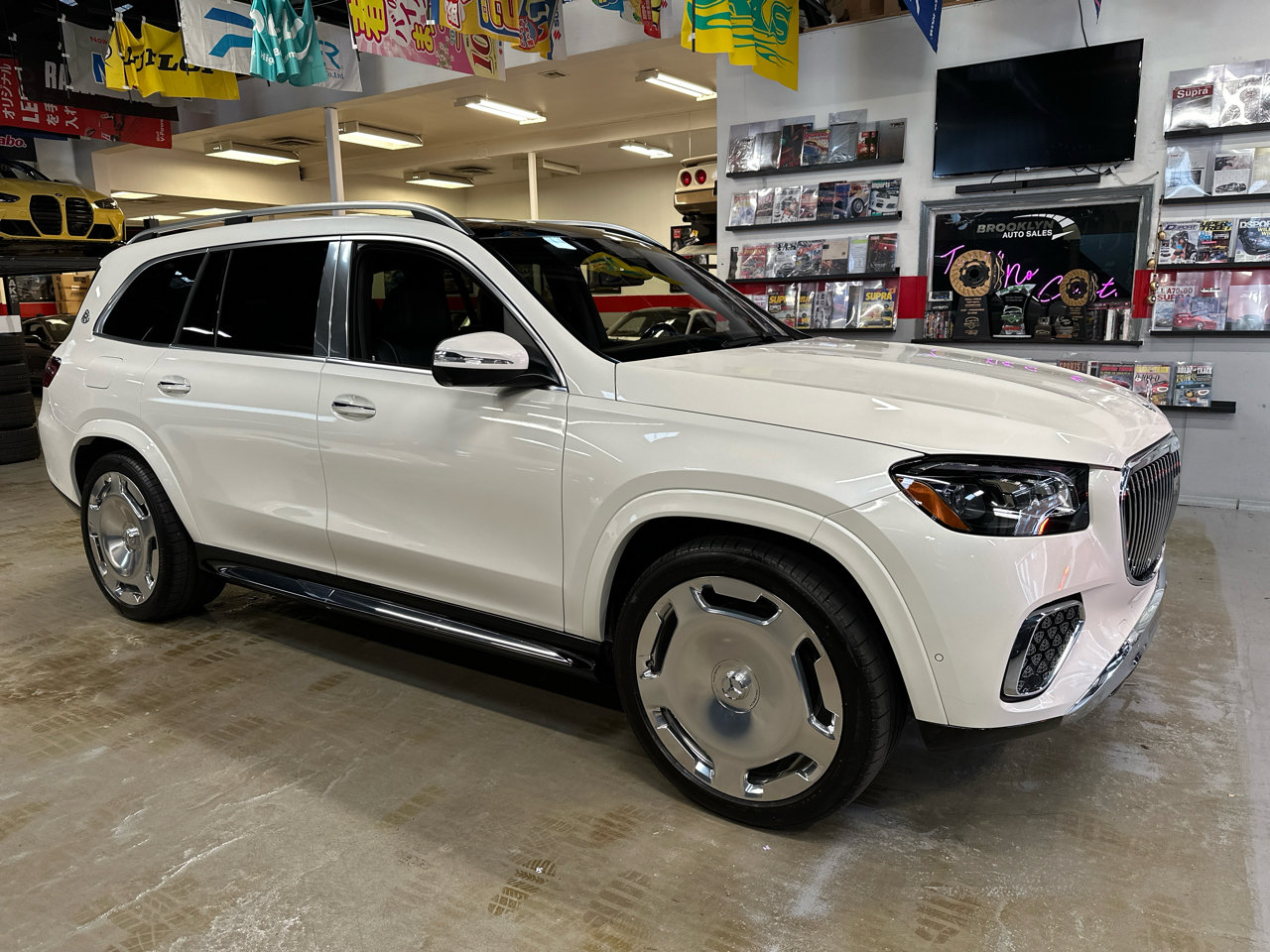 Used 2024 Mercedes-Benz Maybach GLS 600 4MATIC image 4