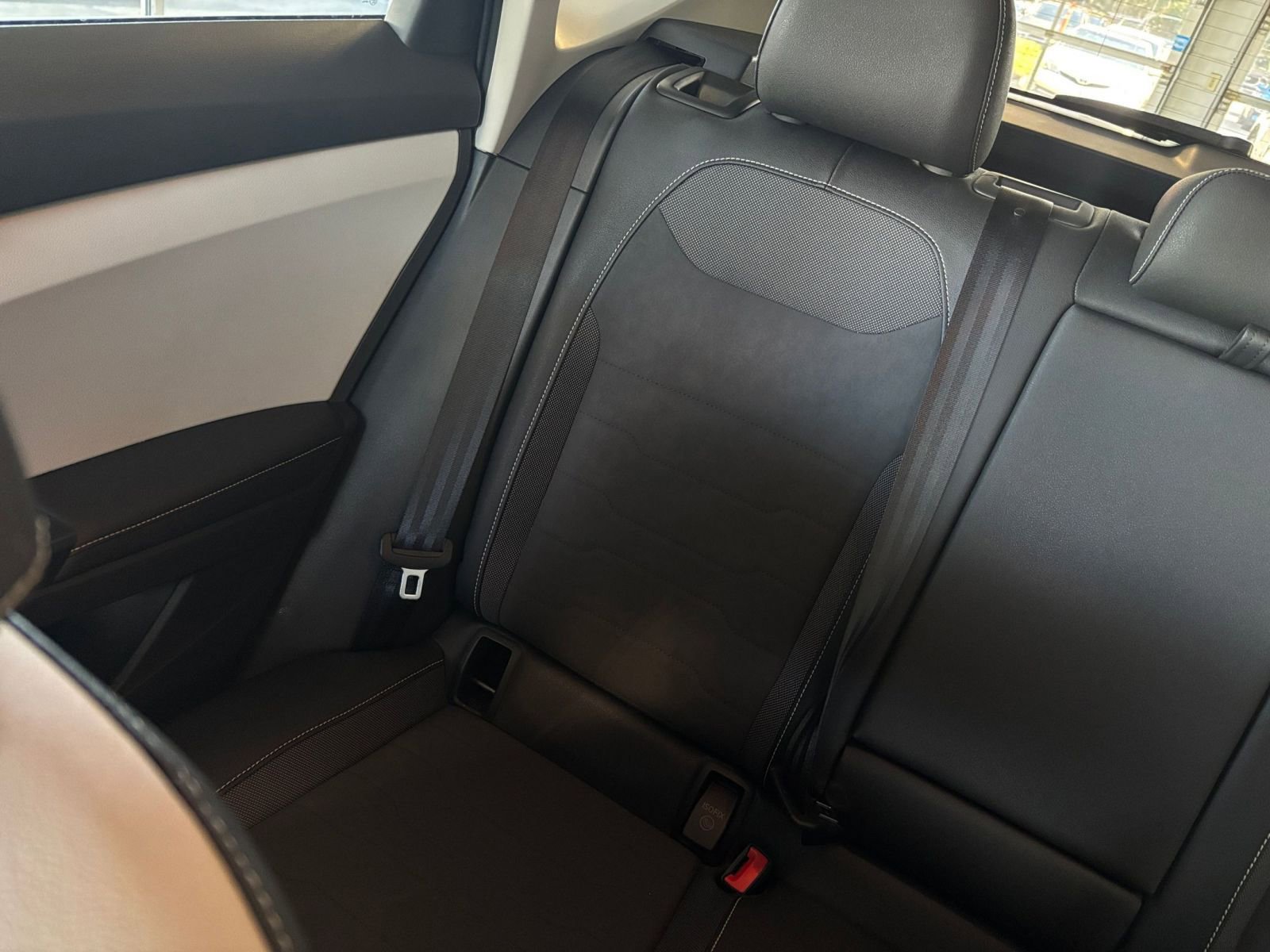 Used 2025 Volkswagen Taos SE image 44