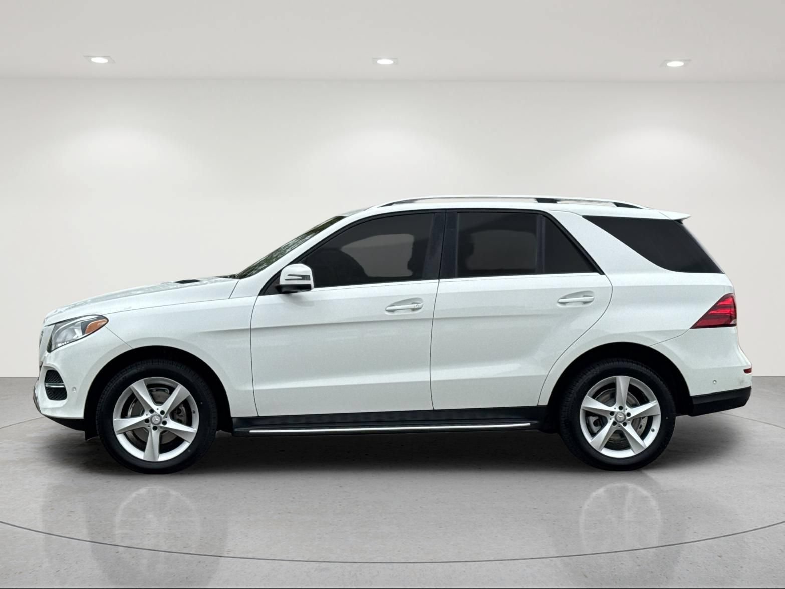 Used 2017 Mercedes-Benz GLE 350 4MATIC image 3