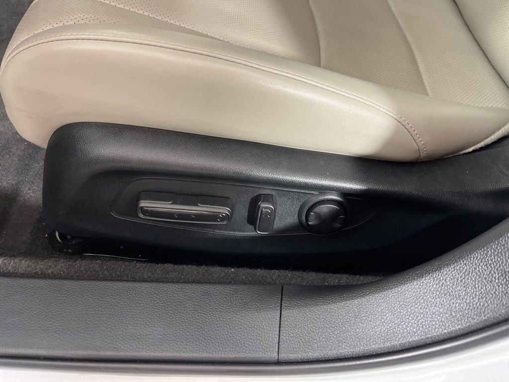 Used 2023 Honda Accord Touring image 23
