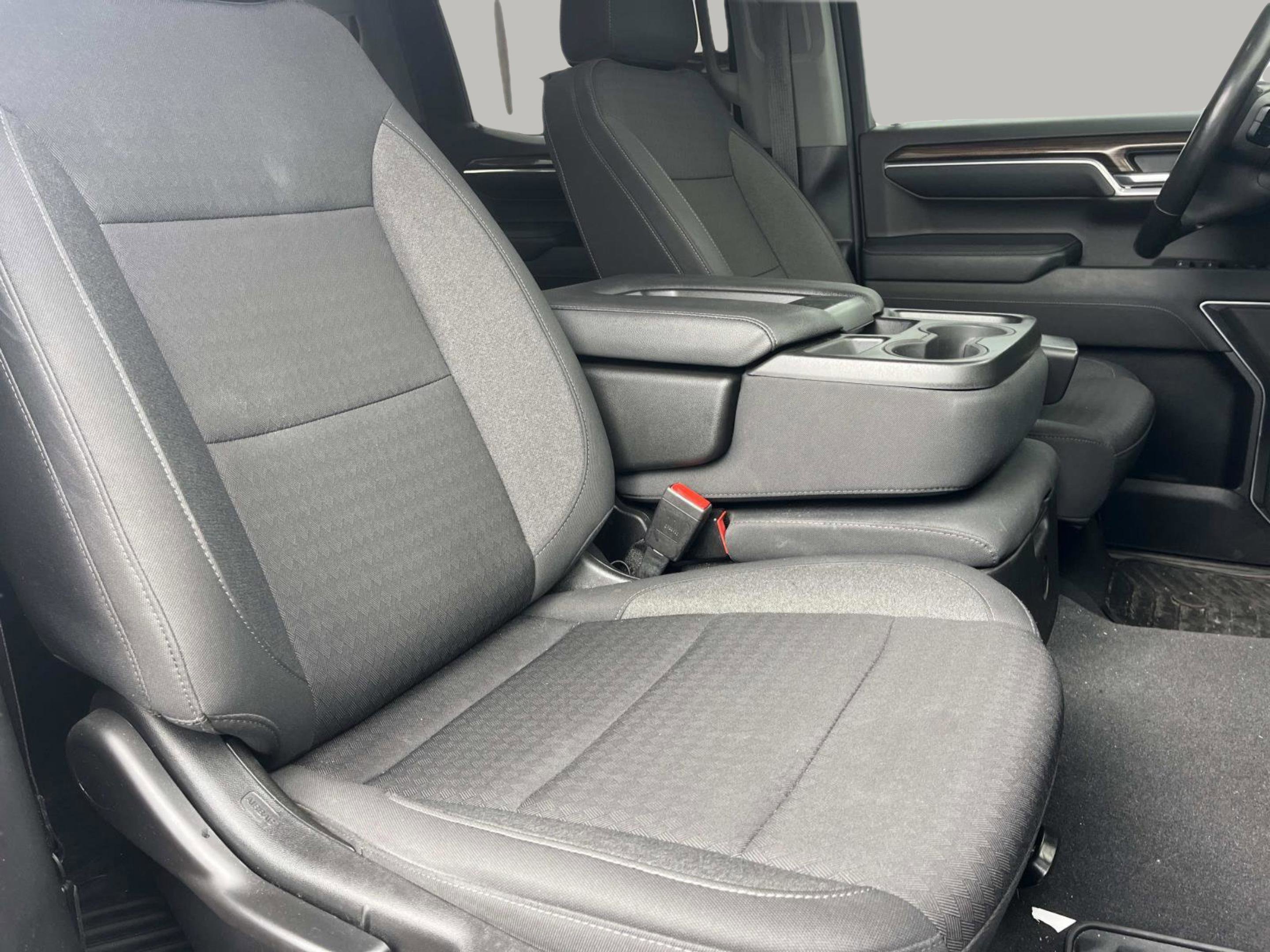 Used 2022 Chevrolet Silverado 1500 LT AWD/4WD image 20