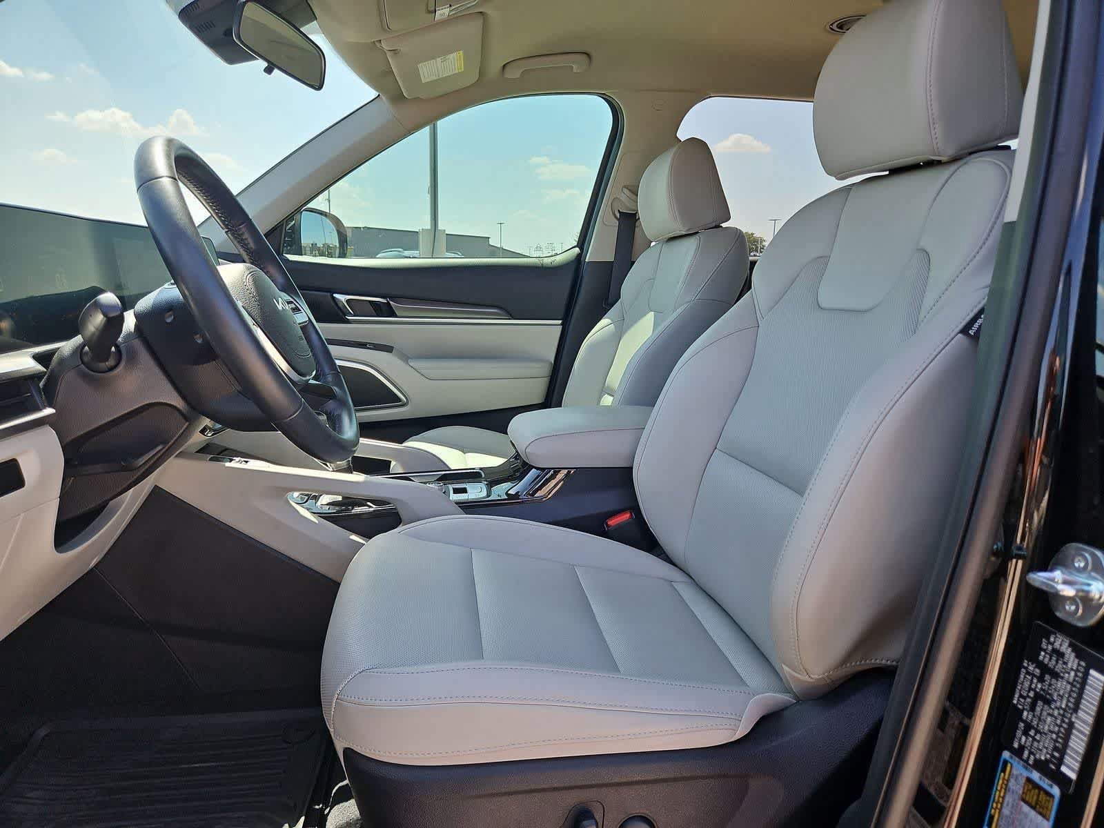 Used 2024 Kia Telluride S FWD image 16