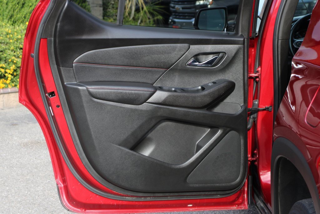 Used 2023 Chevrolet Traverse RS image 40