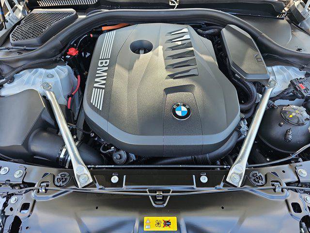 New 2026 BMW 550e xDrive w/ Executive Package image 31