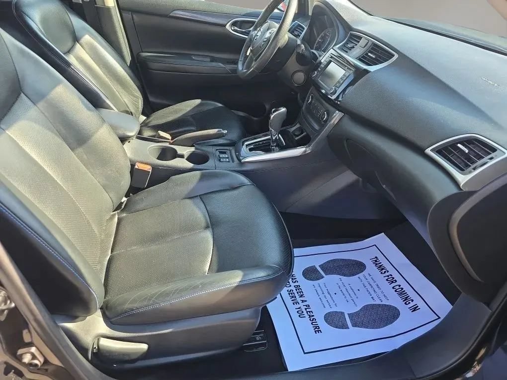 Used 2016 Nissan Sentra SR w/ SR Premium Package FWD image 11