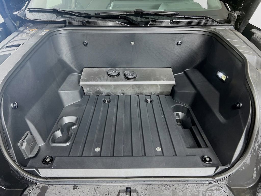 New 2026 Chevrolet Silverado EV LT image 32