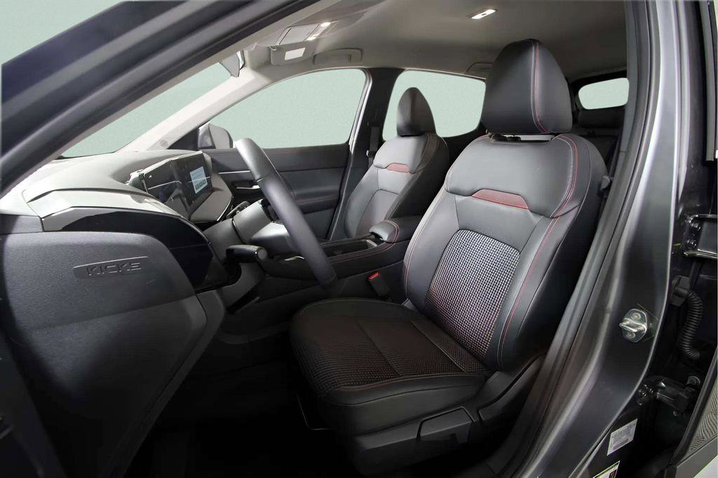 Used 2025 Nissan Kicks SR image 17