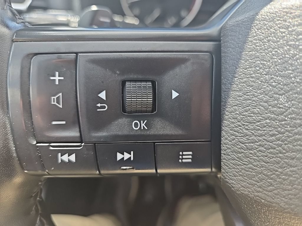 Used 2025 Nissan Rogue SV AWD/4WD image 14