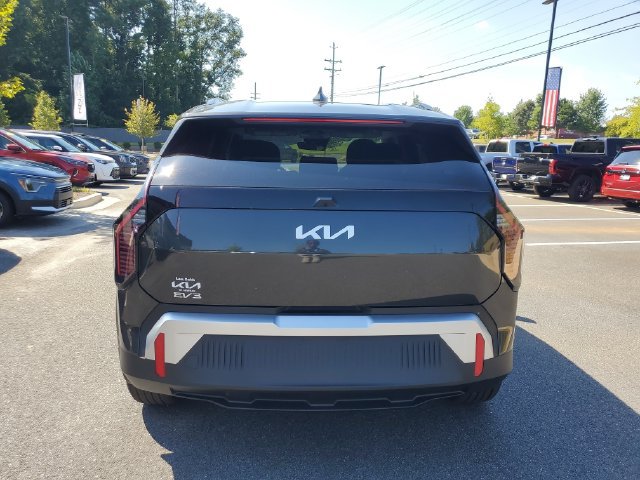 New 2027 Kia EV3 Wind FWD image 5
