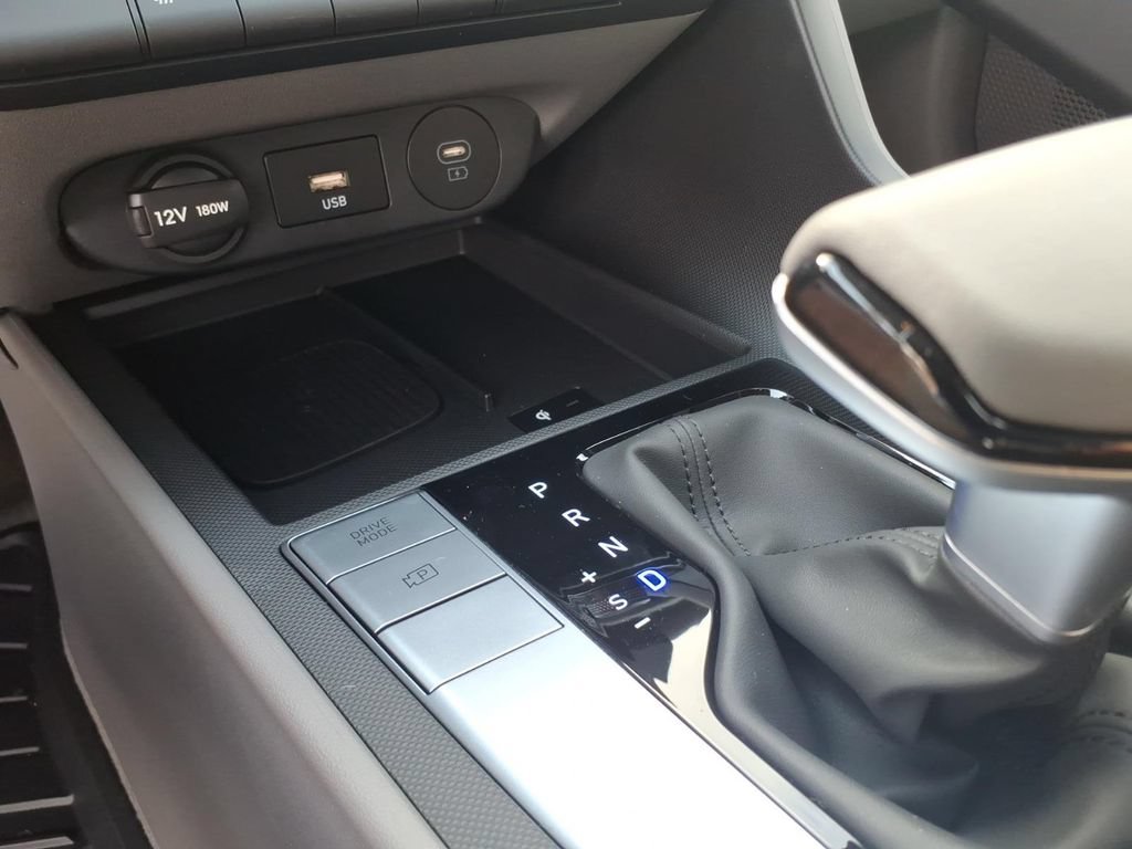 New 2026 Hyundai Elantra Sport FWD image 23