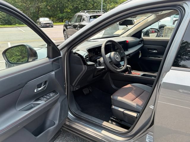 New 2026 Nissan Kicks SR FWD image 13