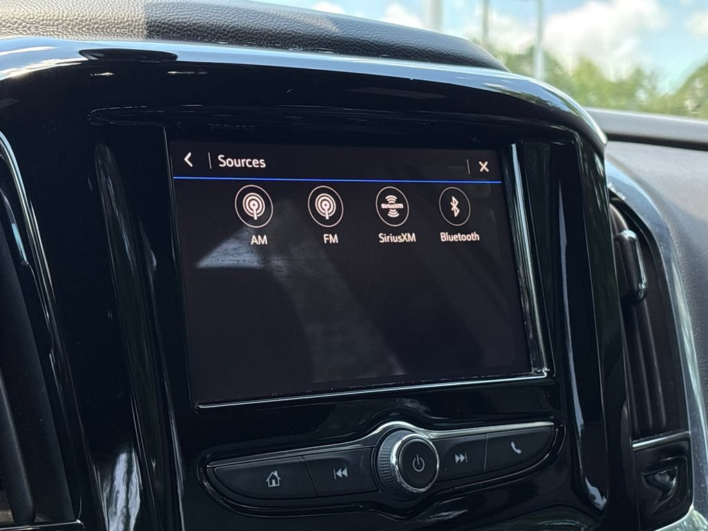Used 2022 Chevrolet Traverse LT FWD image 16