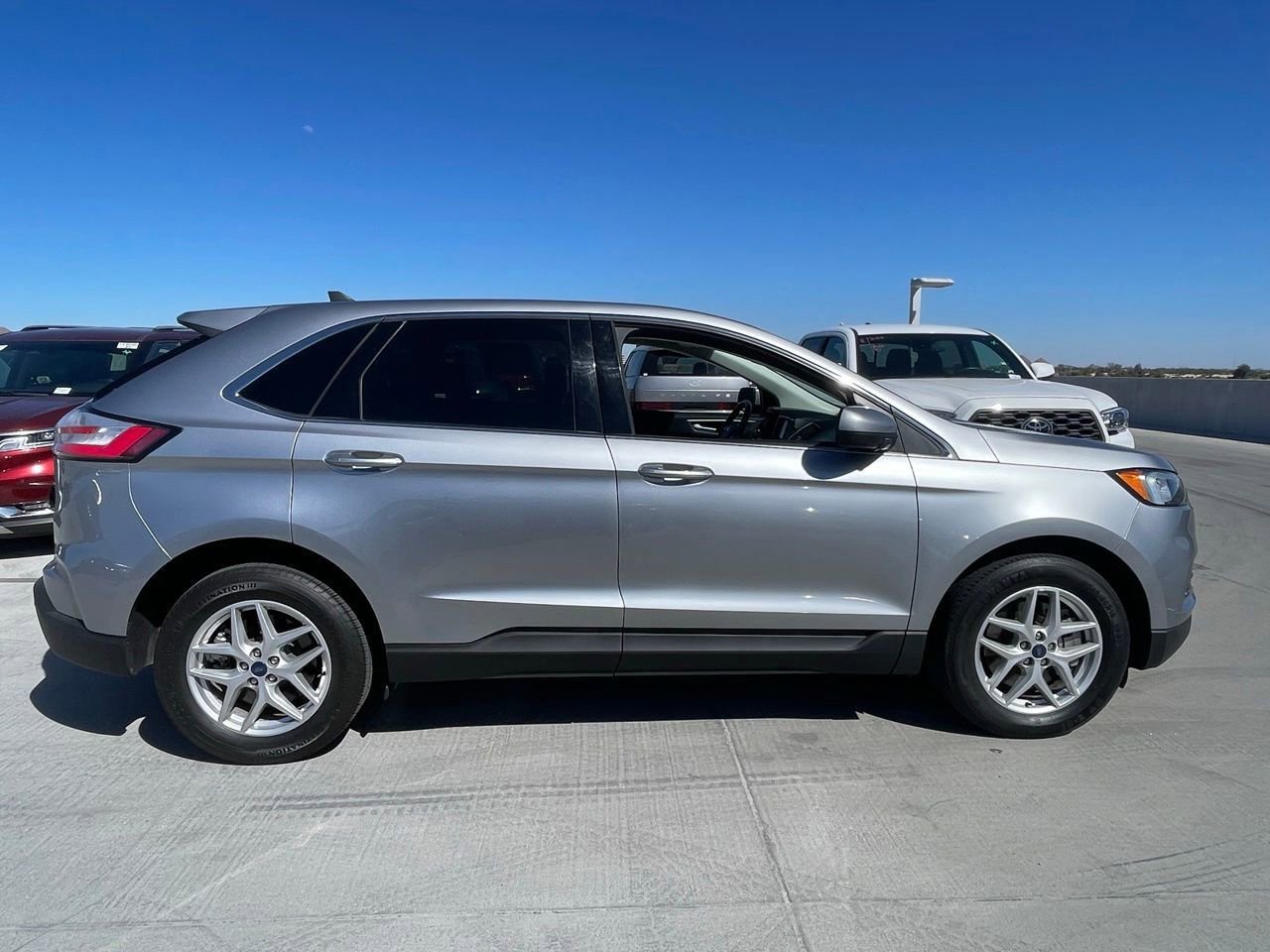 Used 2022 Ford Edge SEL image 3
