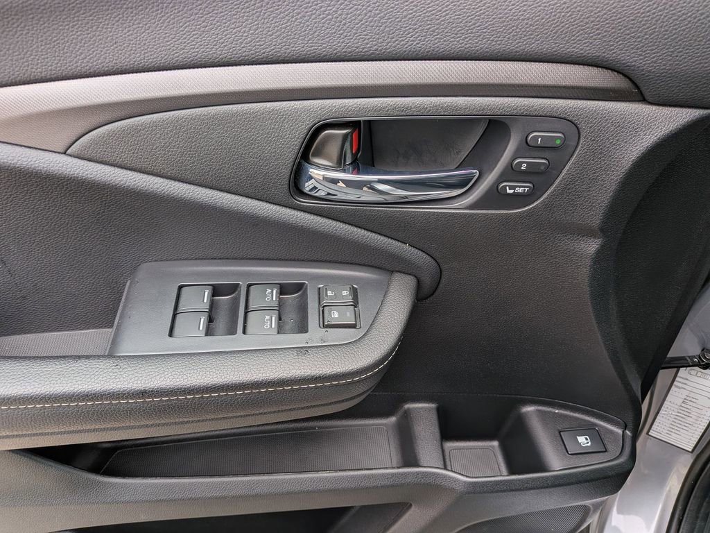 Used 2025 Honda Ridgeline RTL image 11