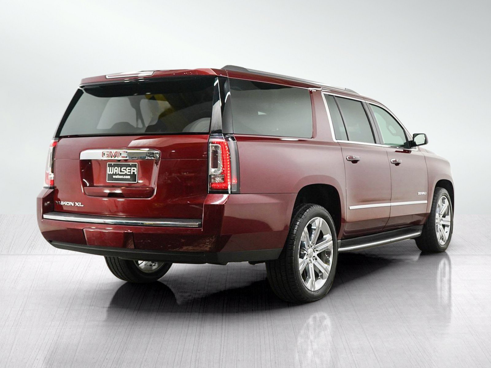 Used 2018 GMC Yukon XL Denali w/ Open Road Package AWD/4WD image 5