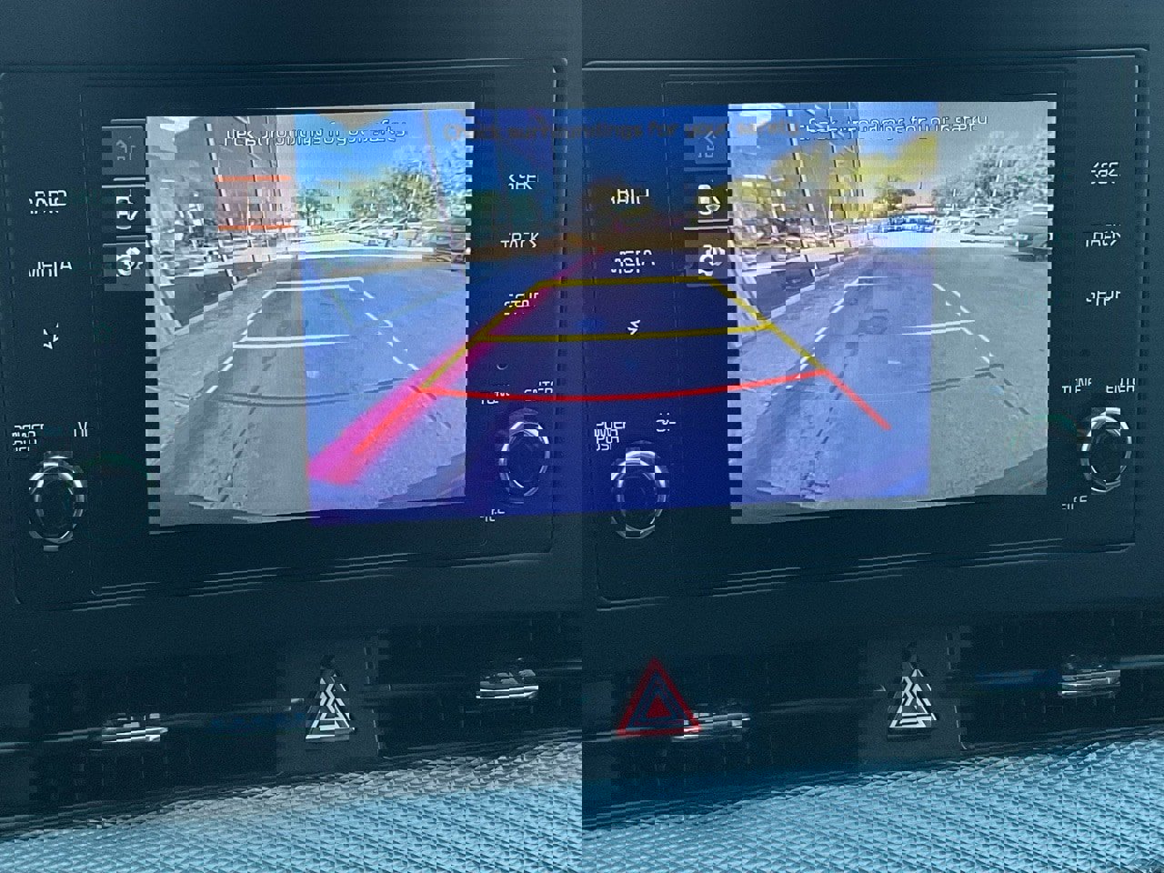 Used 2025 Kia Sportage LX image 30