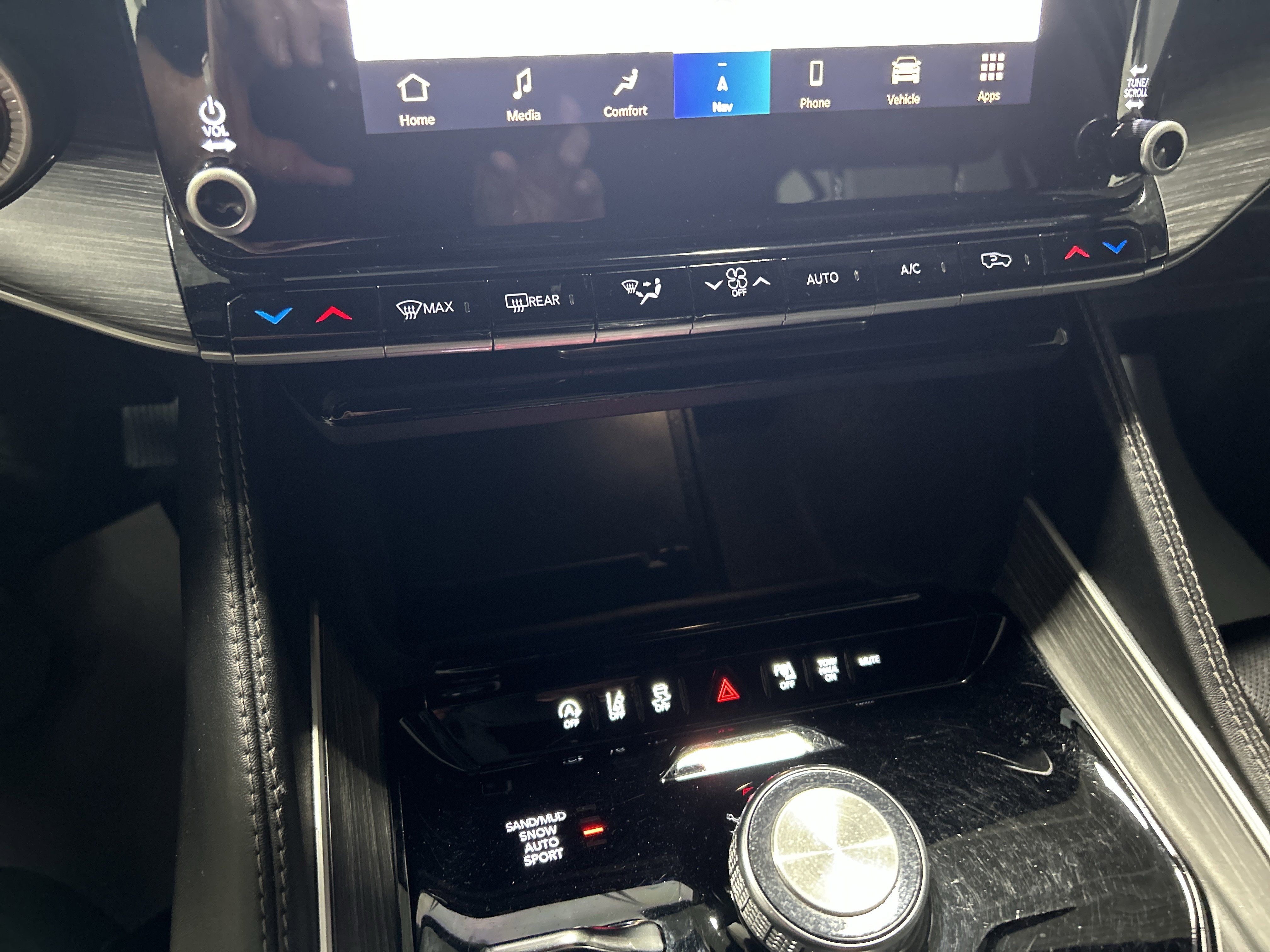 Used 2023 Jeep Wagoneer L Series II AWD/4WD image 21
