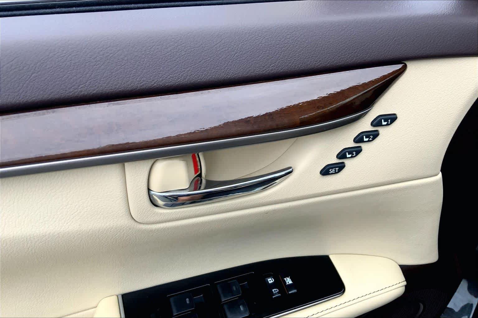 Used 2017 Lexus ES 350 FWD image 34